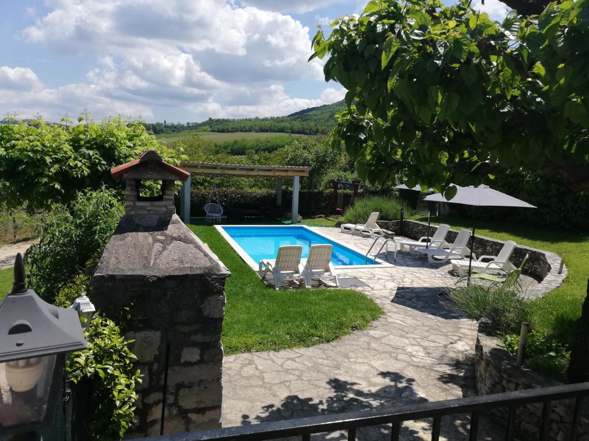 Guest House Valentino Motovun Exterior photo