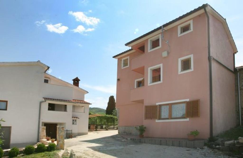 Guest House Valentino Motovun Exterior photo